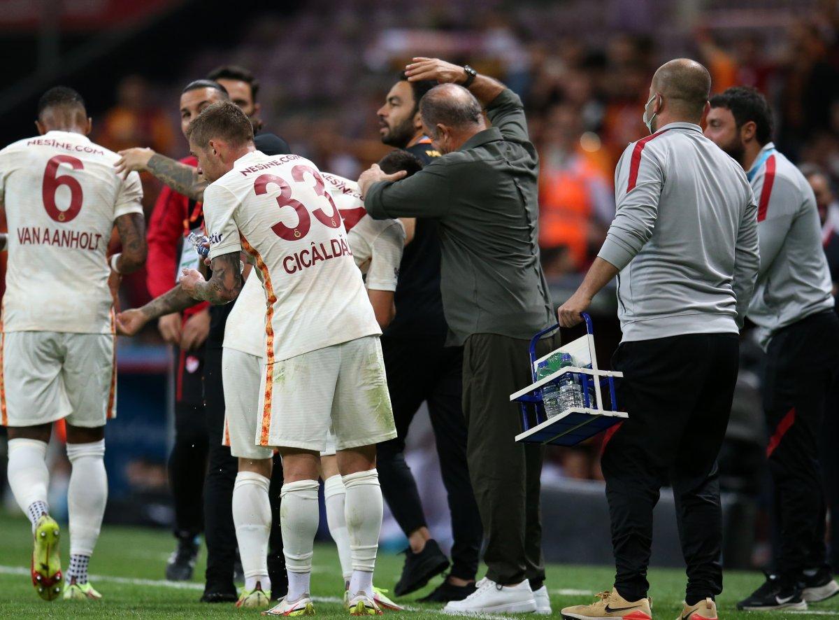 Fatih Terim'den hakeme ve VAR'a tepki