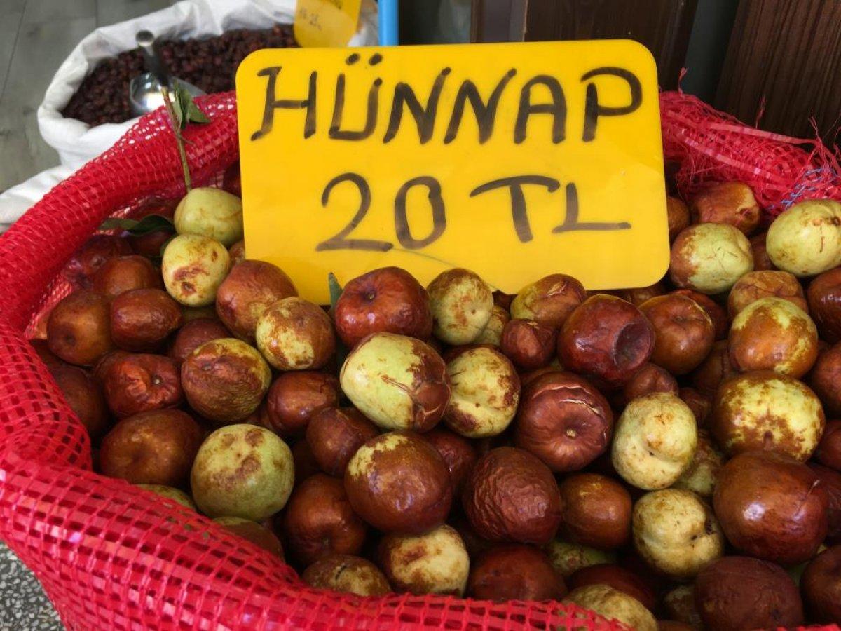 Eskişehir'de sezonu başlayan hünnapa ilgi yoğun