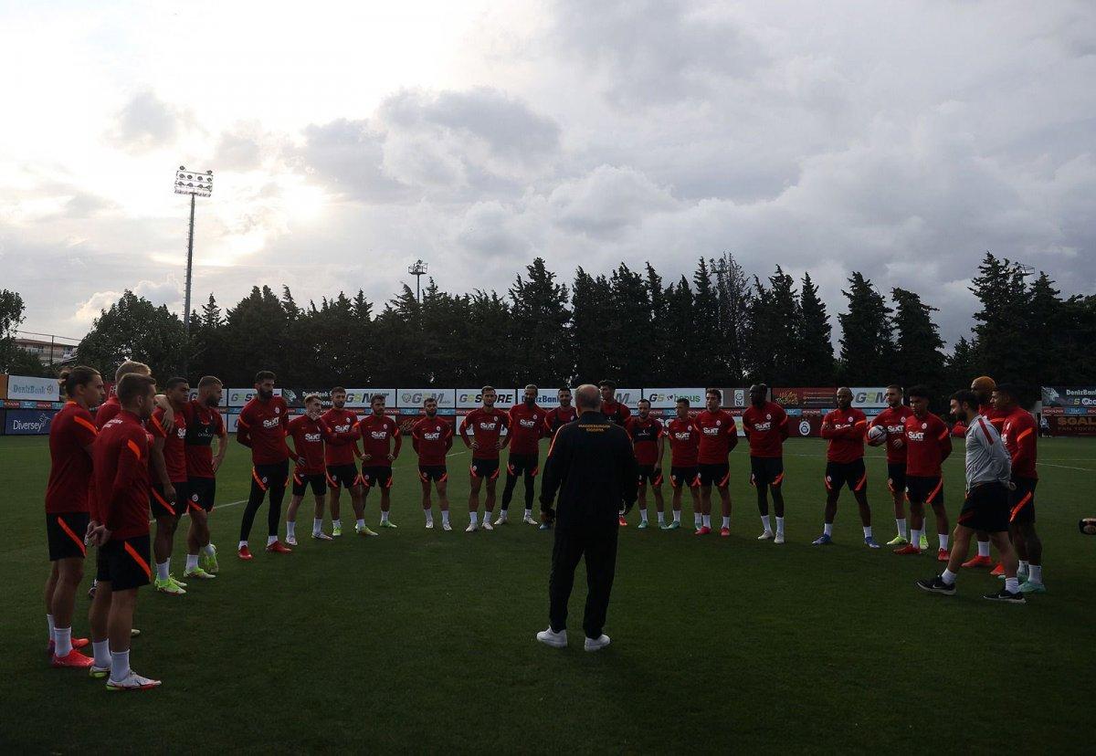 Fatih Terim'den oyunculara moral