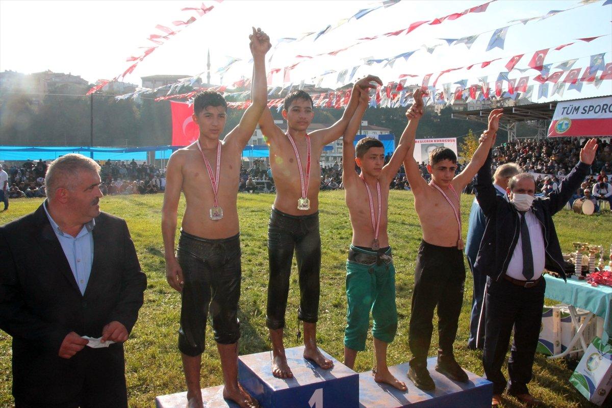 İsmail Balaban, Alaplı Yağlı Güreşleri'nde ilk kez başpehlivan oldu