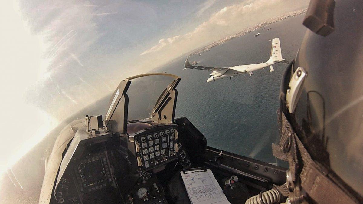 F-16 kokpitinin içinden nefes kesen görüntüler