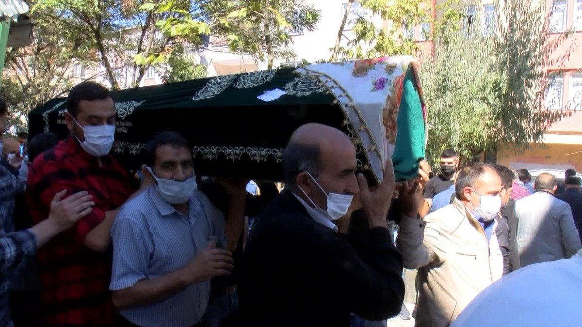 Kocaeli'de eşinin katlettiği kadın toprağa verildi