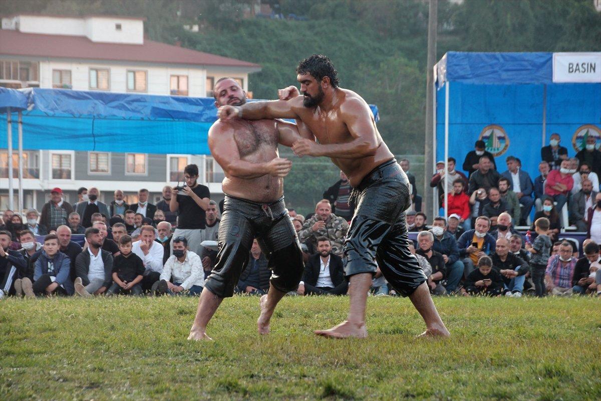 İsmail Balaban, Alaplı Yağlı Güreşleri'nde ilk kez başpehlivan oldu
