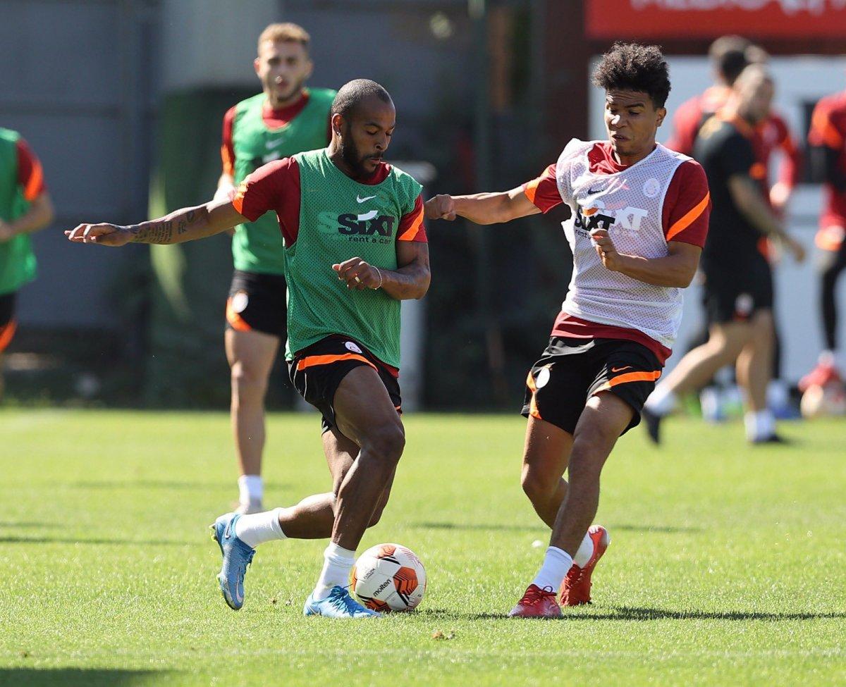 Sacha Boey takımla çalışmalara başladı