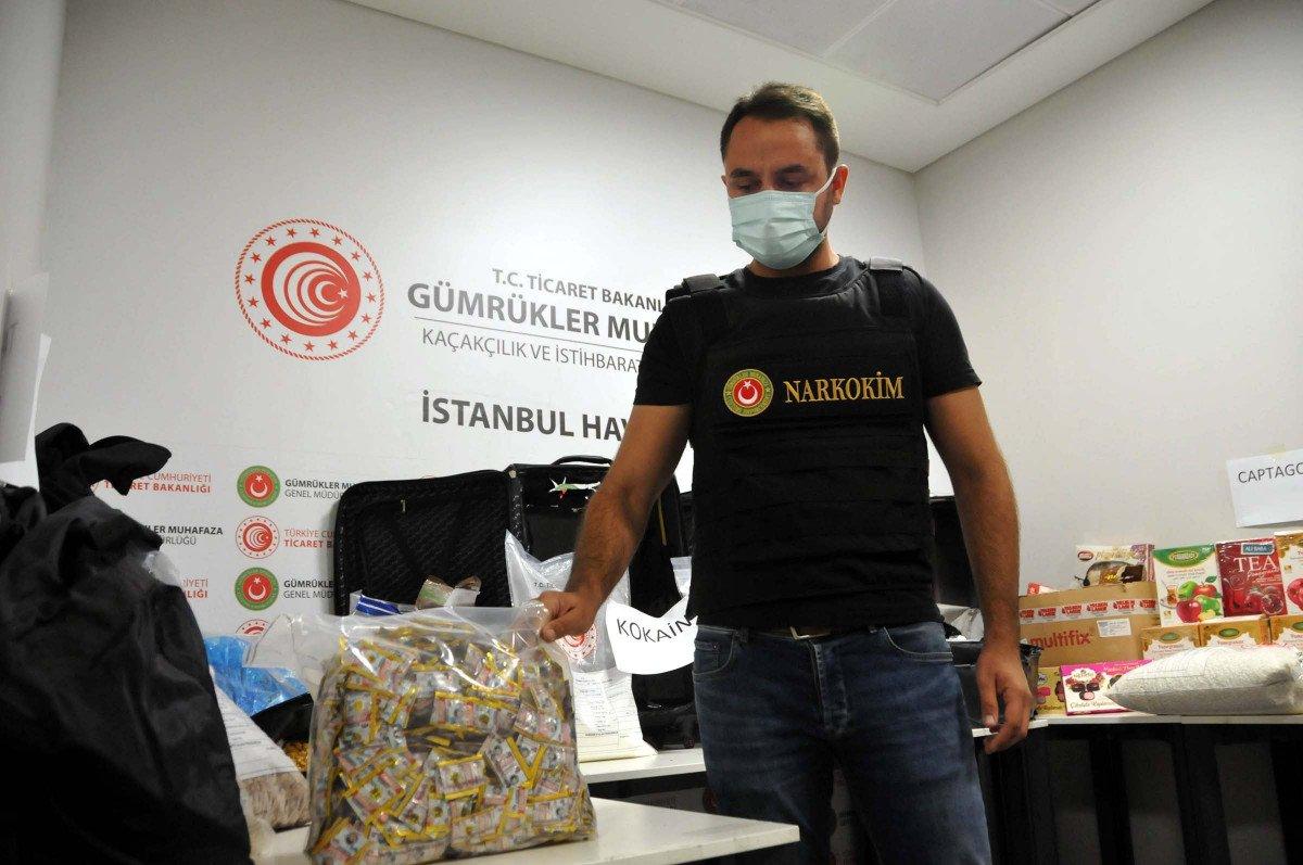 Uyuşturucuları çikolata ve çay kutularına gizlediler