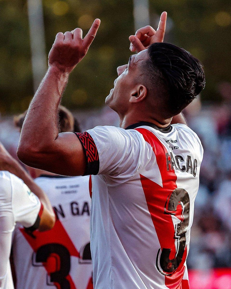 Radamel Falcao'ya İspanya'da övgü dolu sözler