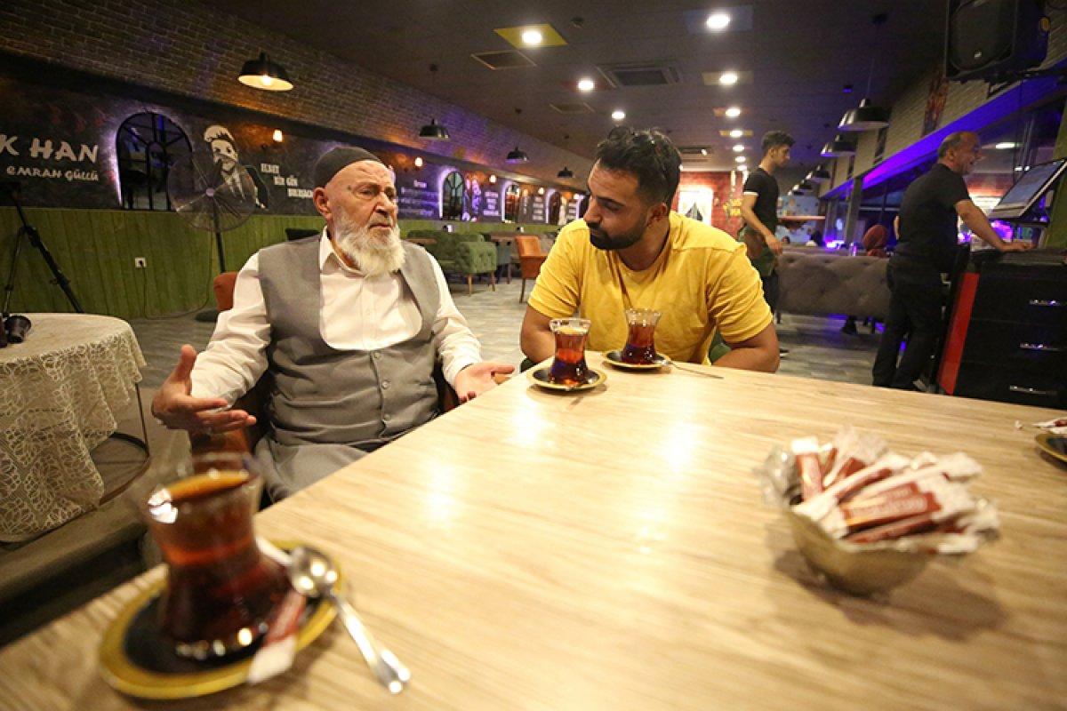 Elazığ'da Rock ve tasavvuf sanatçısı düet yaptı