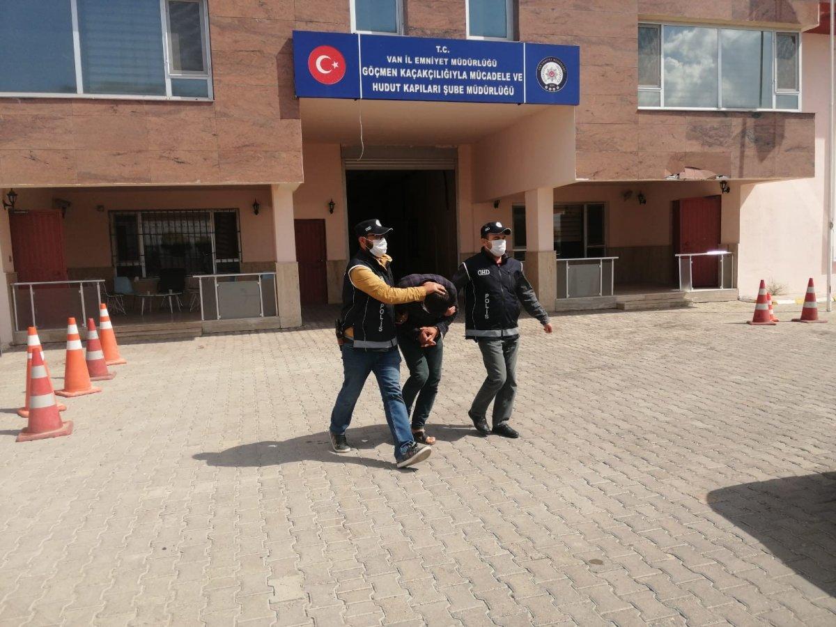 Van'da 12 operasyonda 13 organizatör hakkında işlem başlatıldı