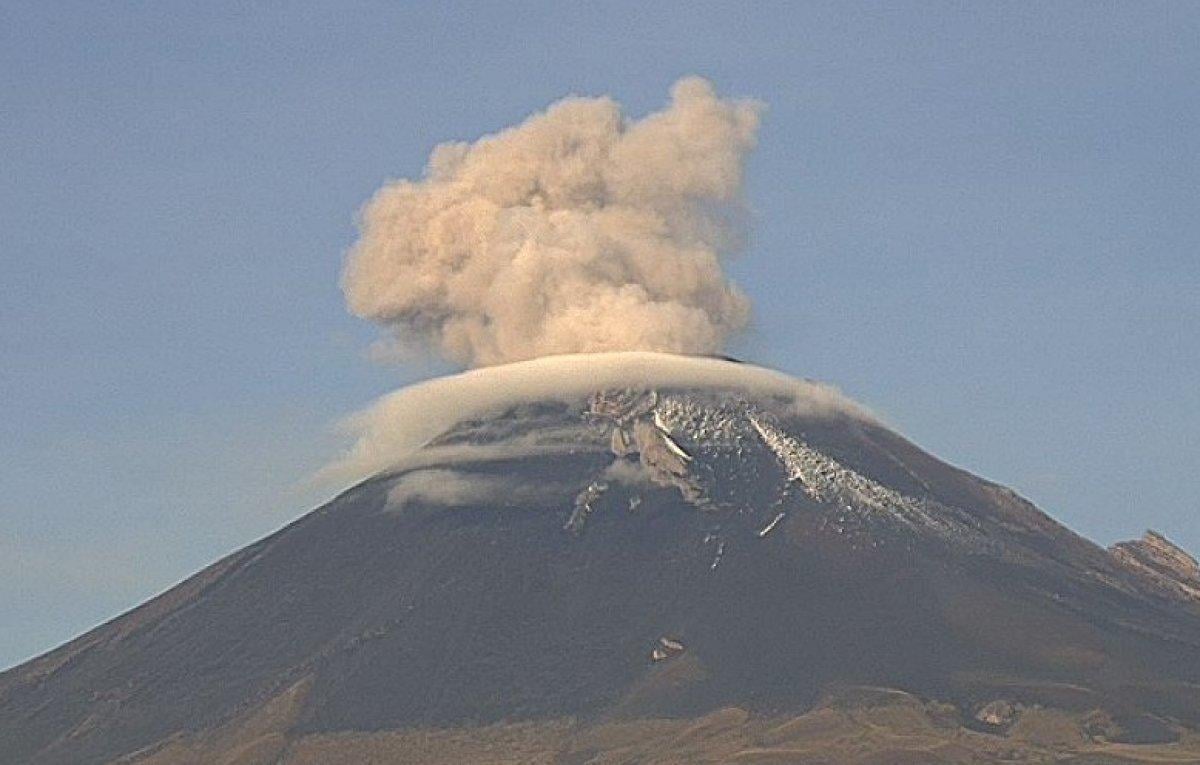 Meksika’daki Popocatepetl Yanardağı'nda iki kez patlama gerçekleşti