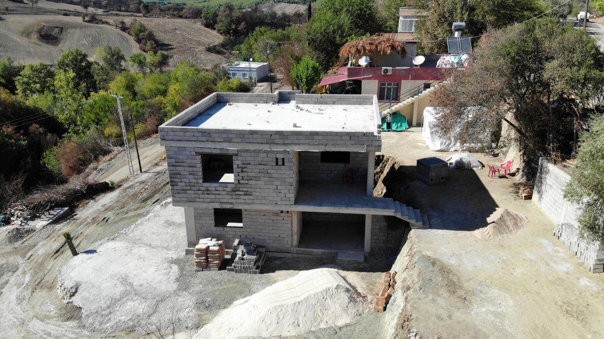 Osmaniye'de afetzedeler yeni evlerine kavuşmayı iple çekiyor