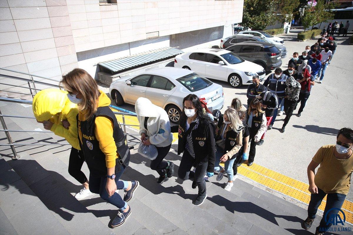 Eskişehir merkezli 6 ilde fuhuş operasyonu yapıldı