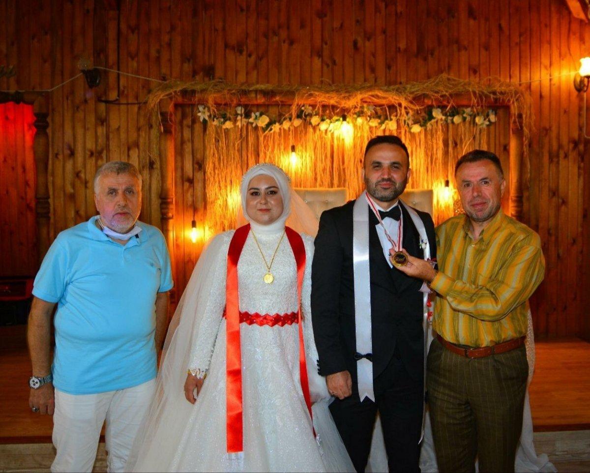 Karabük’te, gelin ve damada kripto para takıldı