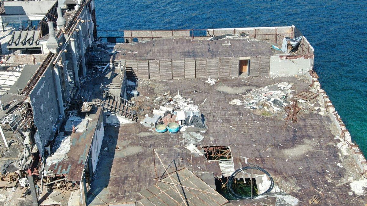 İstanbul Boğazı'nın ortasında moloz yığını: Galatasaray Adası