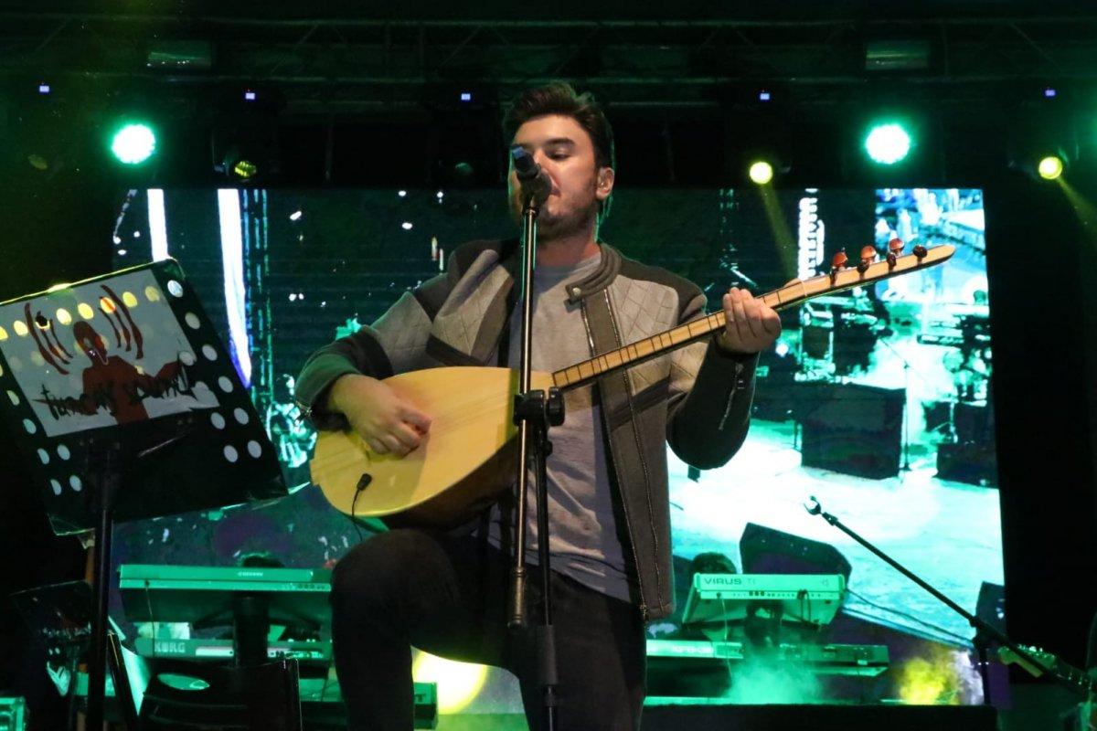 Mustafa Ceceli, Diyarbakır’da konser verdi