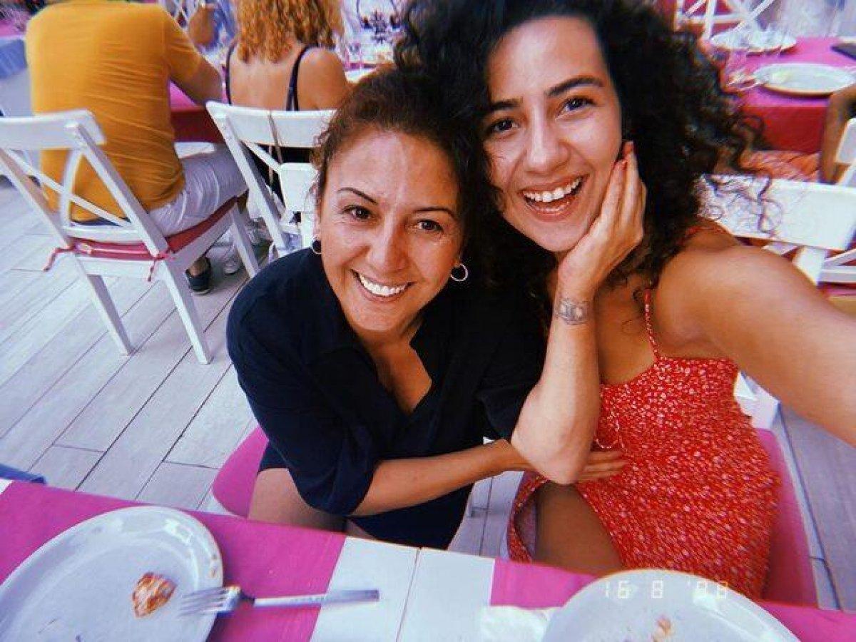 Şevket Çoruh'un kızı Gülenay annesine benziyor