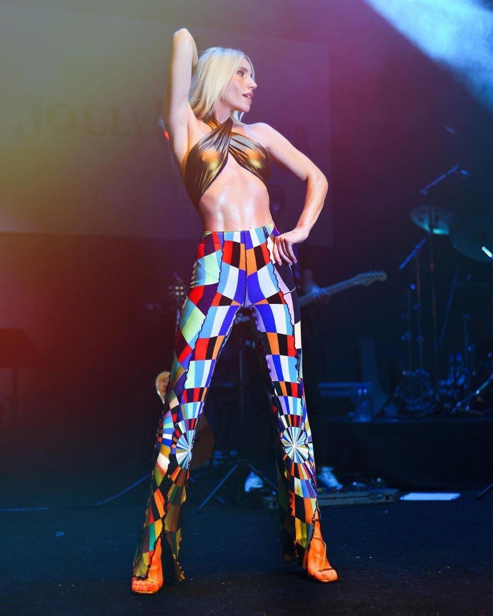 Gülşen'in dillerden düşmeyen 10 sahne kıyafeti