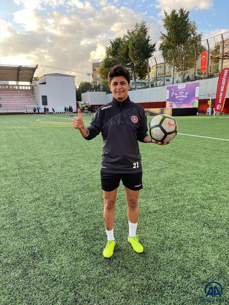 Diyarbakırlı gol kraliçesi Zelal'in hayatı futbolla değişti