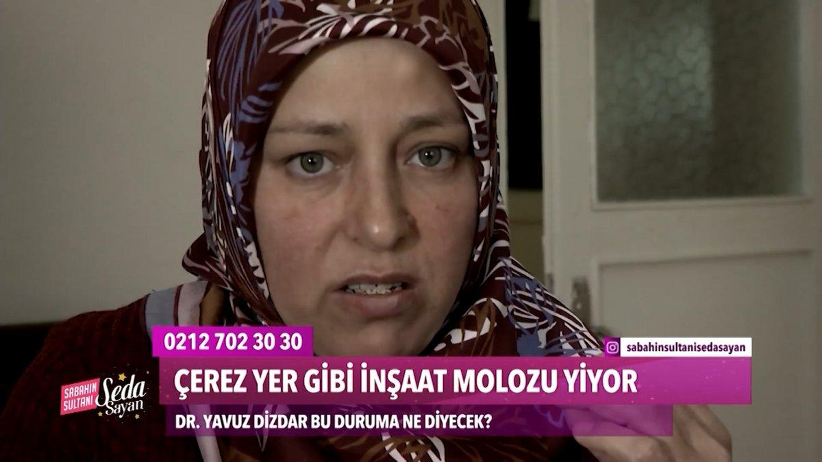 Çerez gibi inşaat molozu yiyen kadın, köyden toprak getirtiyor
