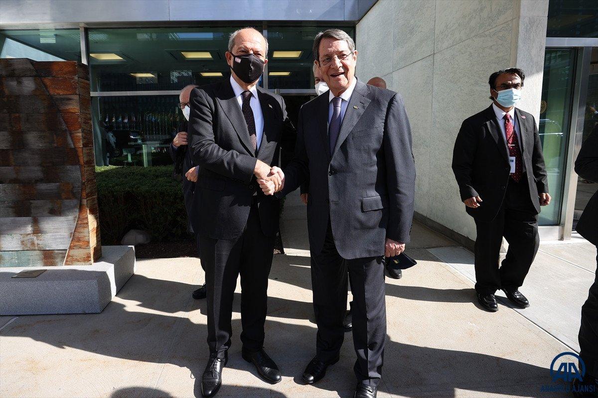 Anastasiadis ve Tatar'dan Kıbrıs'ta iki devletli çözüm açıklamaları