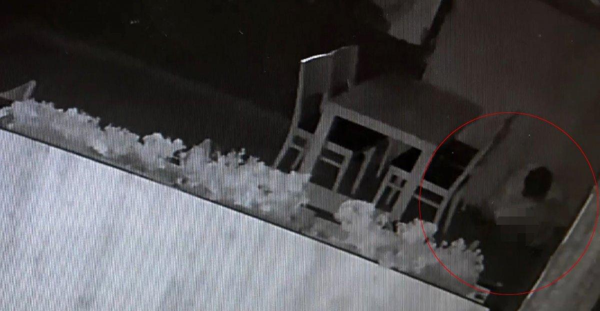 Arnavutköy’de lokantaya giren hırsız tuvaletini yaptı