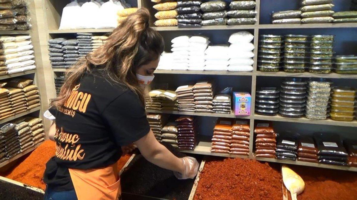 Diyarbakırlılar soğuktan korunmak için çareyi aktarlarda aradı