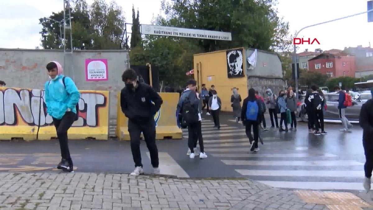 Öğretmenden 'kaynak' kitap tepkisi