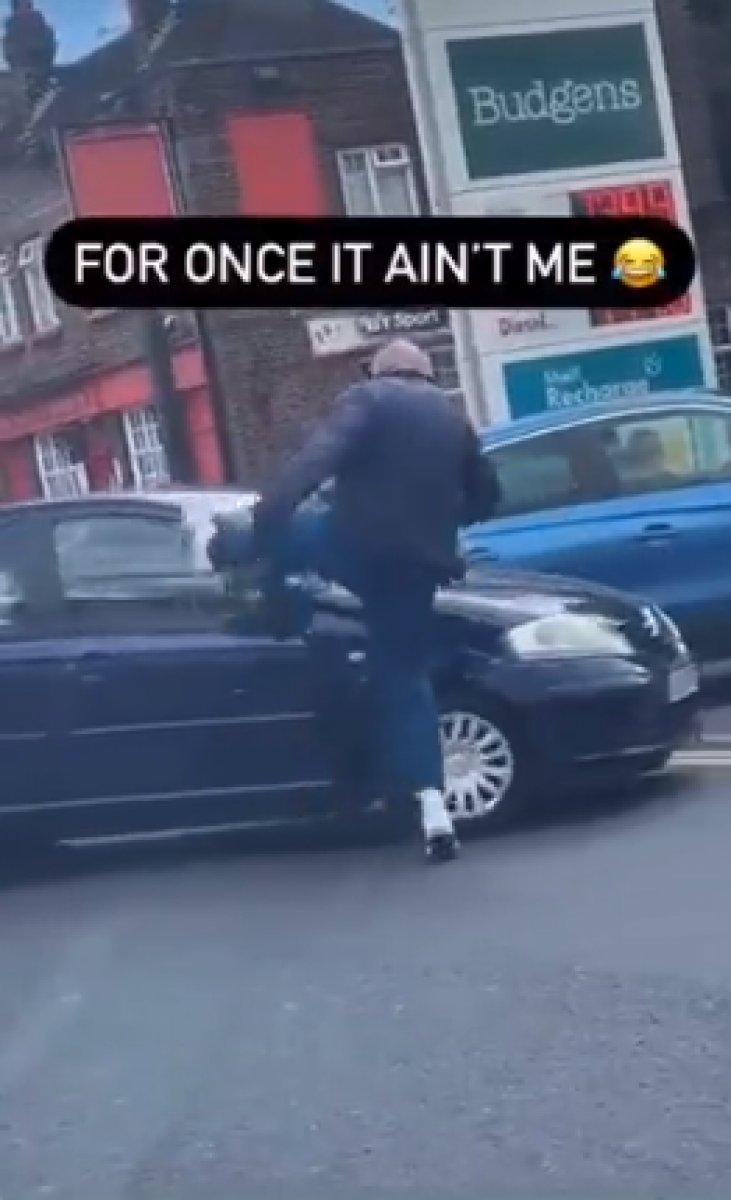 İngiltere'deki benzin sıralarında bıçaklar çekildi