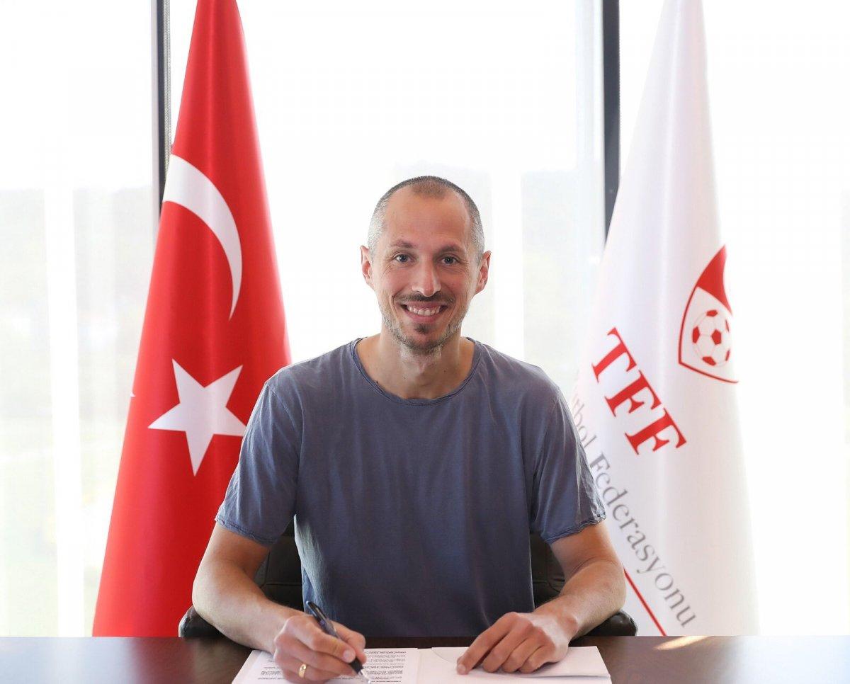 Kuntz'un diğer yardımcısı Lichte oldu