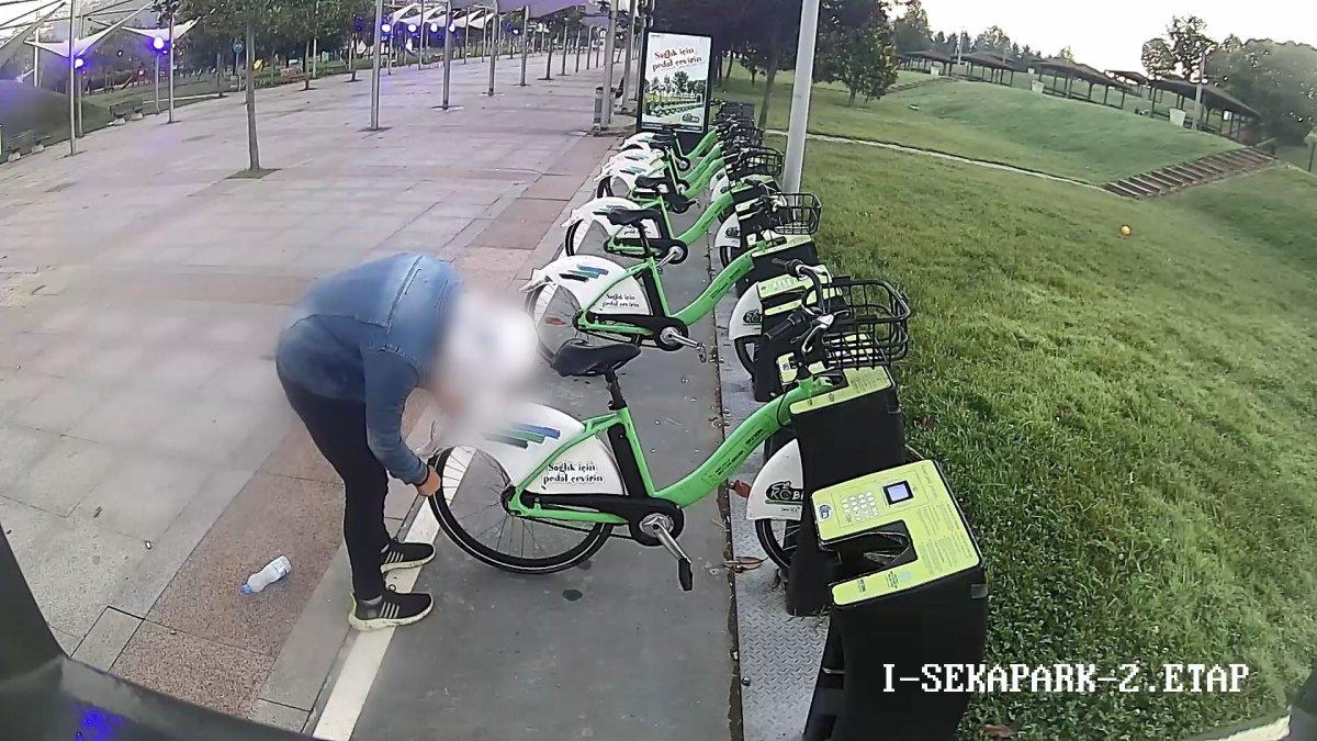Kocaeli'deki şahıs, kiralık bisikletlerin tekerlerini patlattı