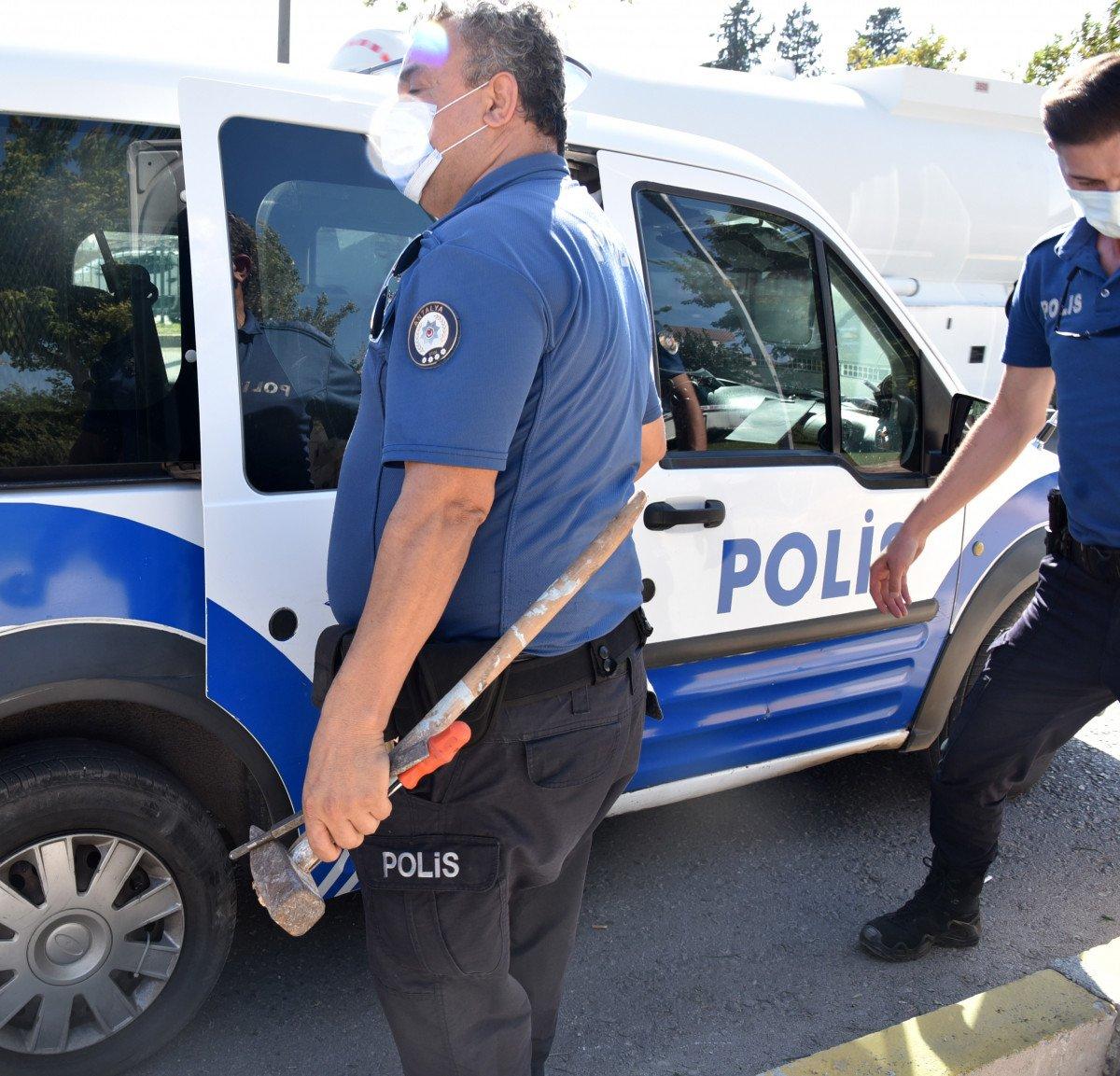 Antalya’da, asansör kabininden parça çalarken yakalandı