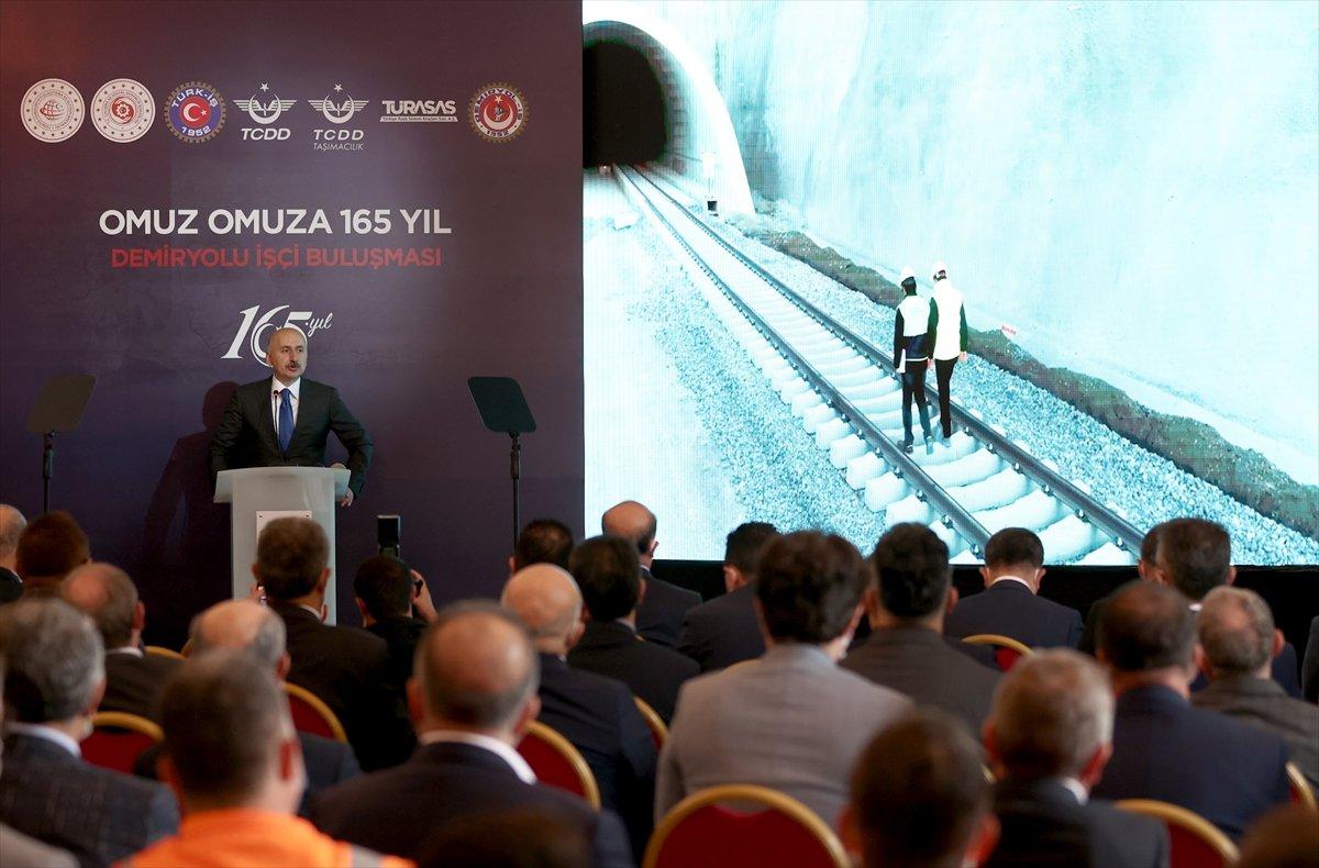 Adil Karaismailoğlu: Demir yollarımızda taşınan yük miktarında artış görüldü