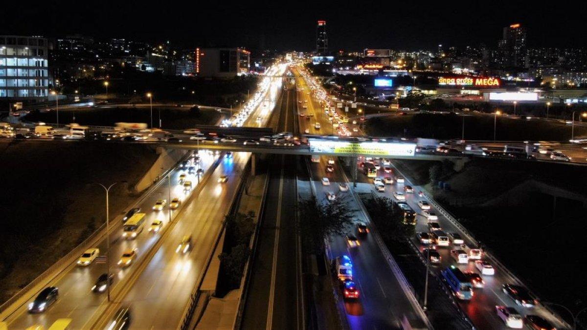İstanbulluların trafik çilesi bitmiyor