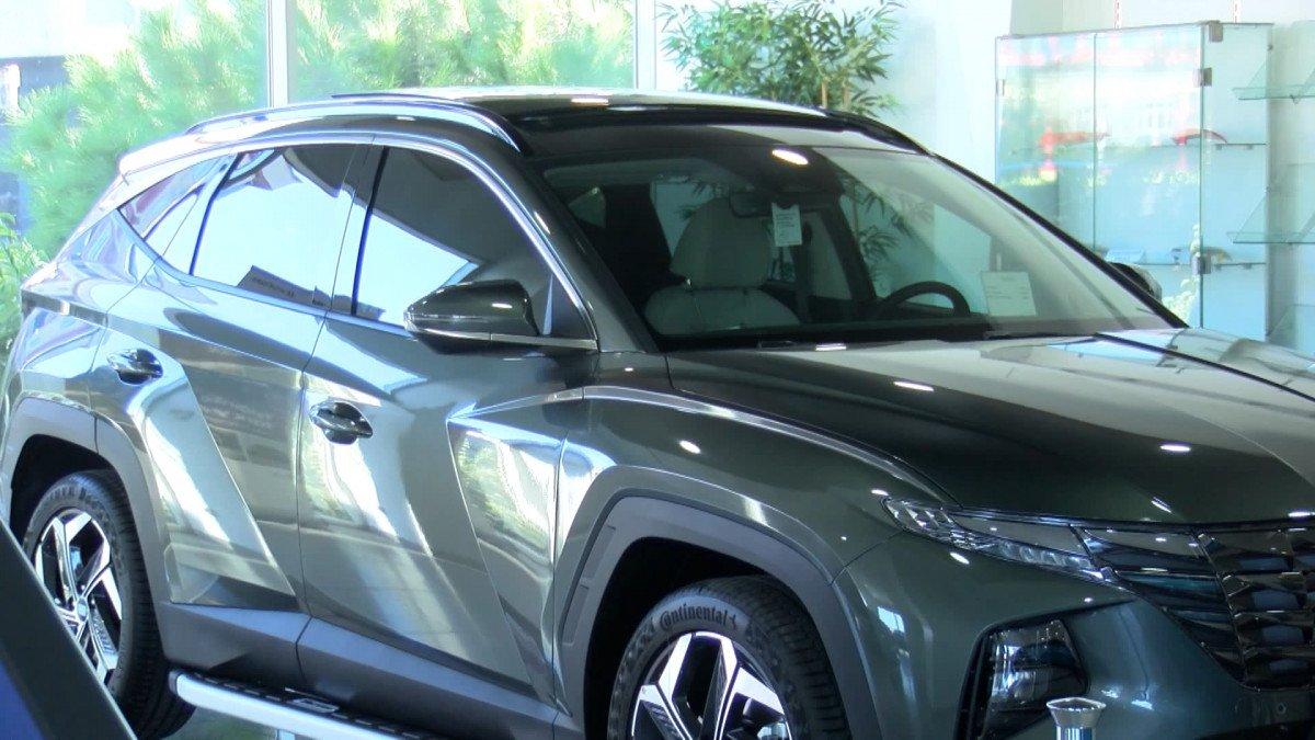 Oto galerilerdeki araç fiyatları, yetkili bayileri geçti