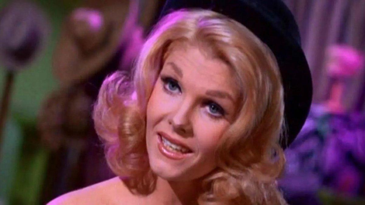 Batman hayranları yasta! Hollywood'un yıldız ismi Jean Hale'den acı haber