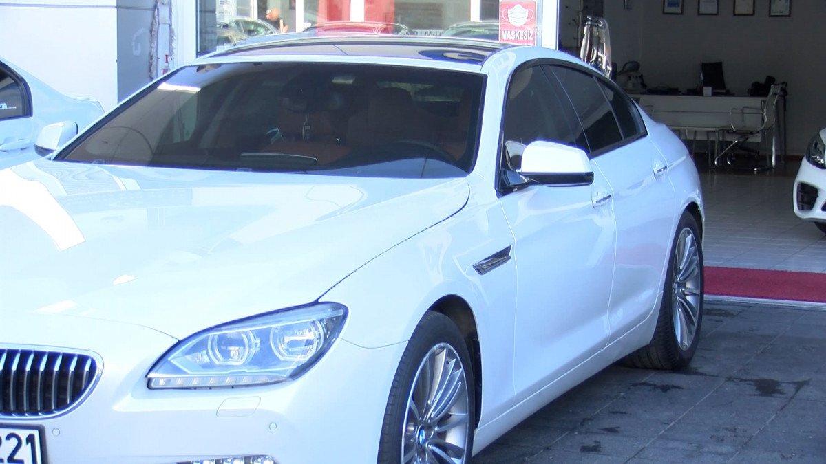 Oto galerilerdeki araç fiyatları, yetkili bayileri geçti