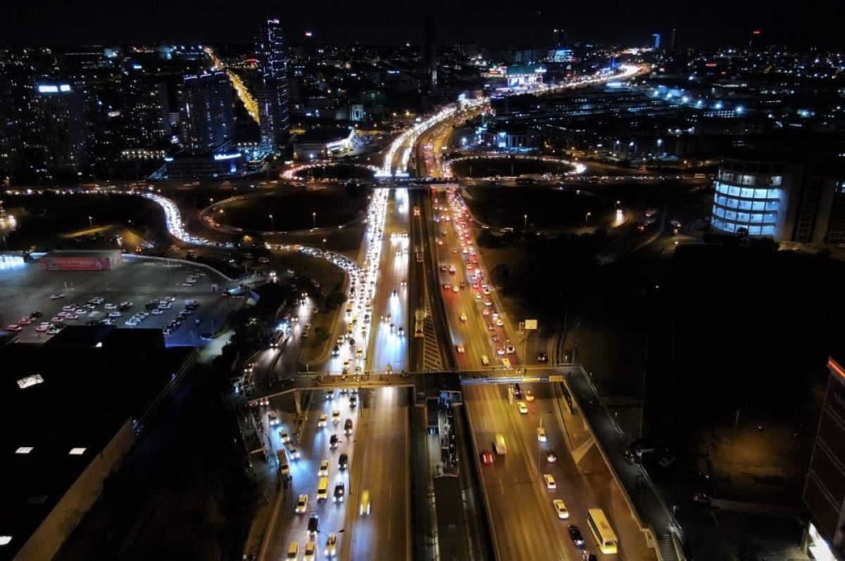 İstanbulluların trafik çilesi bitmiyor