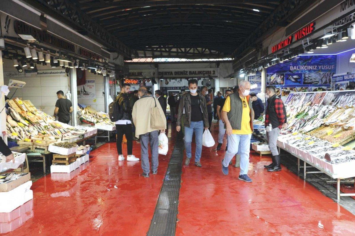 İstanbul'da hamsi fiyatı düşmüyor