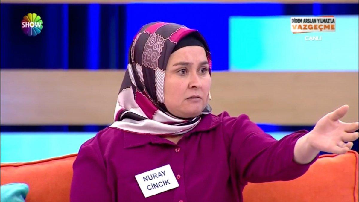 Didem Arslan'da kaçak aşıklar, eşlerinin karşısına el ele çıktı