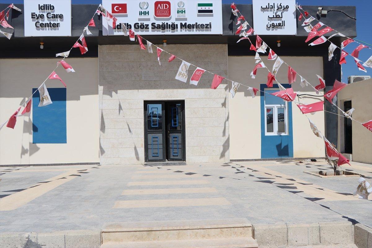 İdlib'de açılan Göz Sağlığı Merkezi'nde tedaviler sürüyor