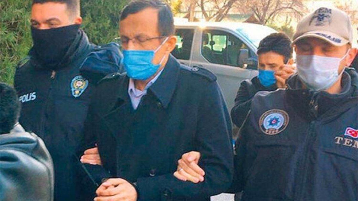 Rütbesini Fetullah Gülen'in taktığı FETÖ'cü eski komutan, hakim karşısına çıktı