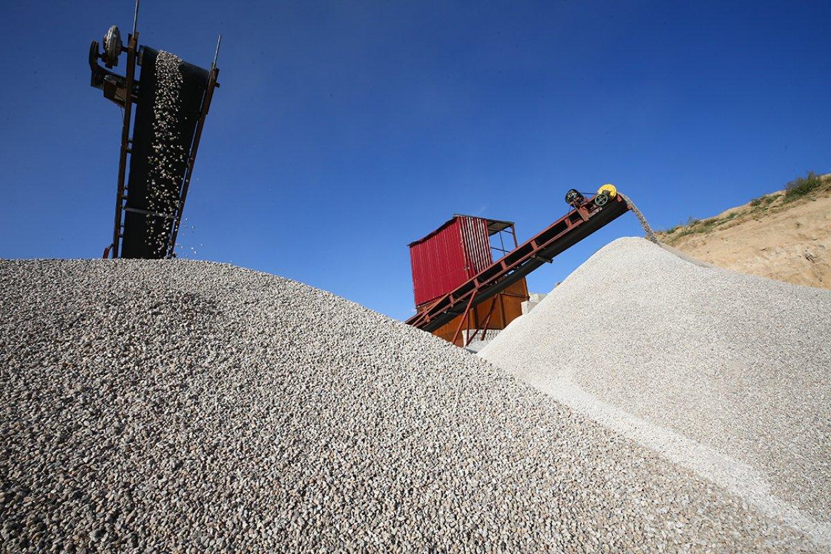 Pomza taşı ekonomiye hizmet ediyor