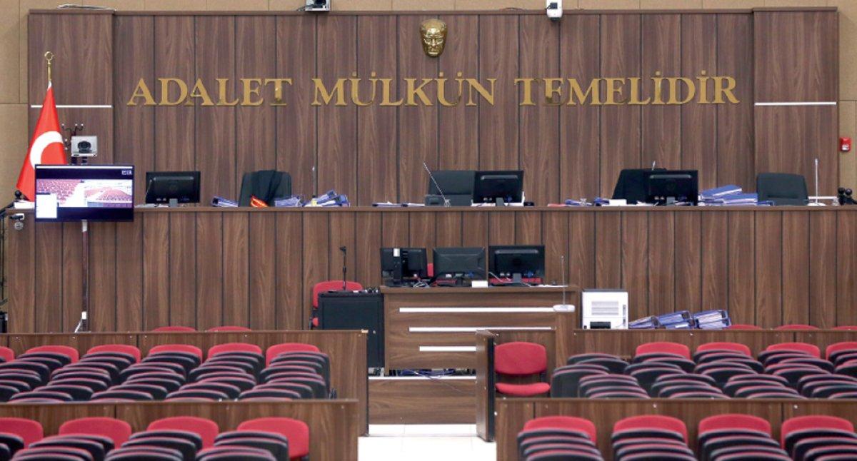 Rütbesini Fetullah Gülen'in taktığı FETÖ'cü eski komutan, hakim karşısına çıktı