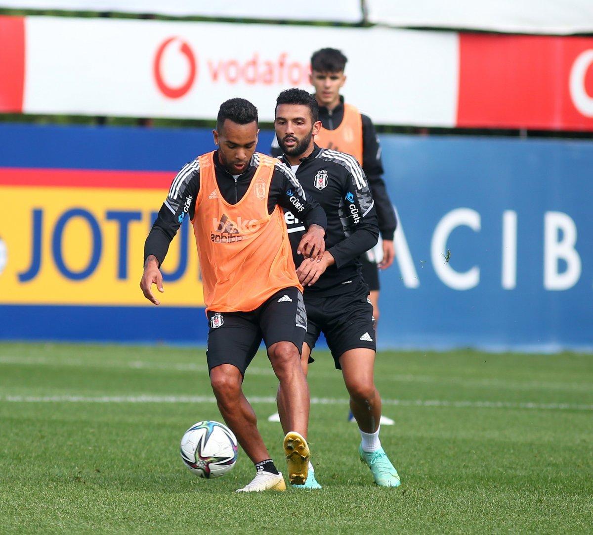 Beşiktaş'ta Vida ve Teixeira antrenmanlara başladı