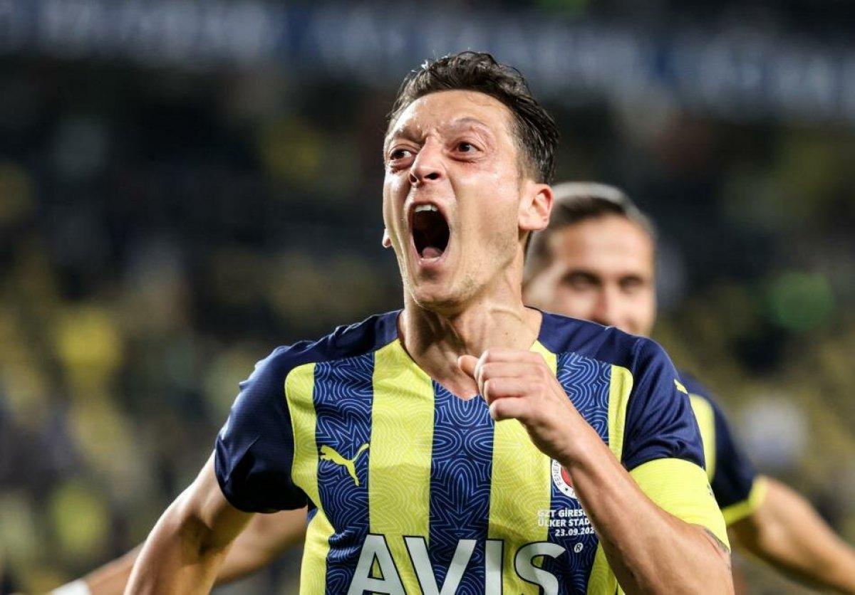 Mesut Özil, Olympiakos maçında yok