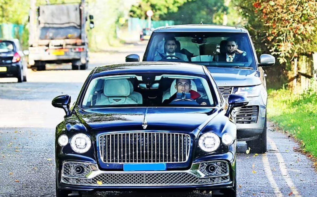 Cristiano Ronaldo İngiltere'de benzin kuyruğunda