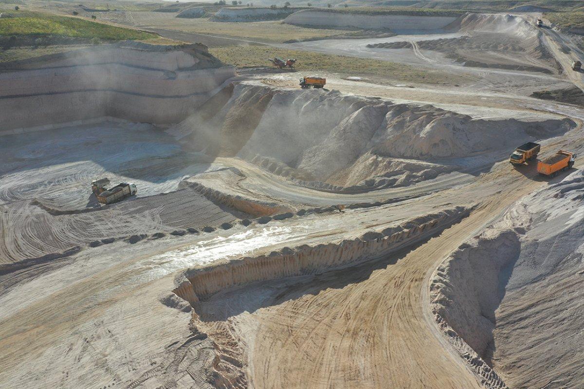 Pomza taşı ekonomiye hizmet ediyor