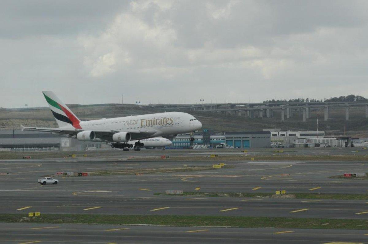 Dünyanın en büyük uçağından İstanbul'a ilk sefer