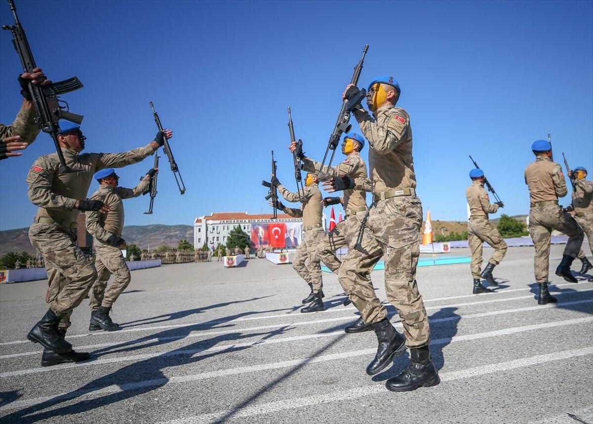 İzmir'de subay adayları yemin etti