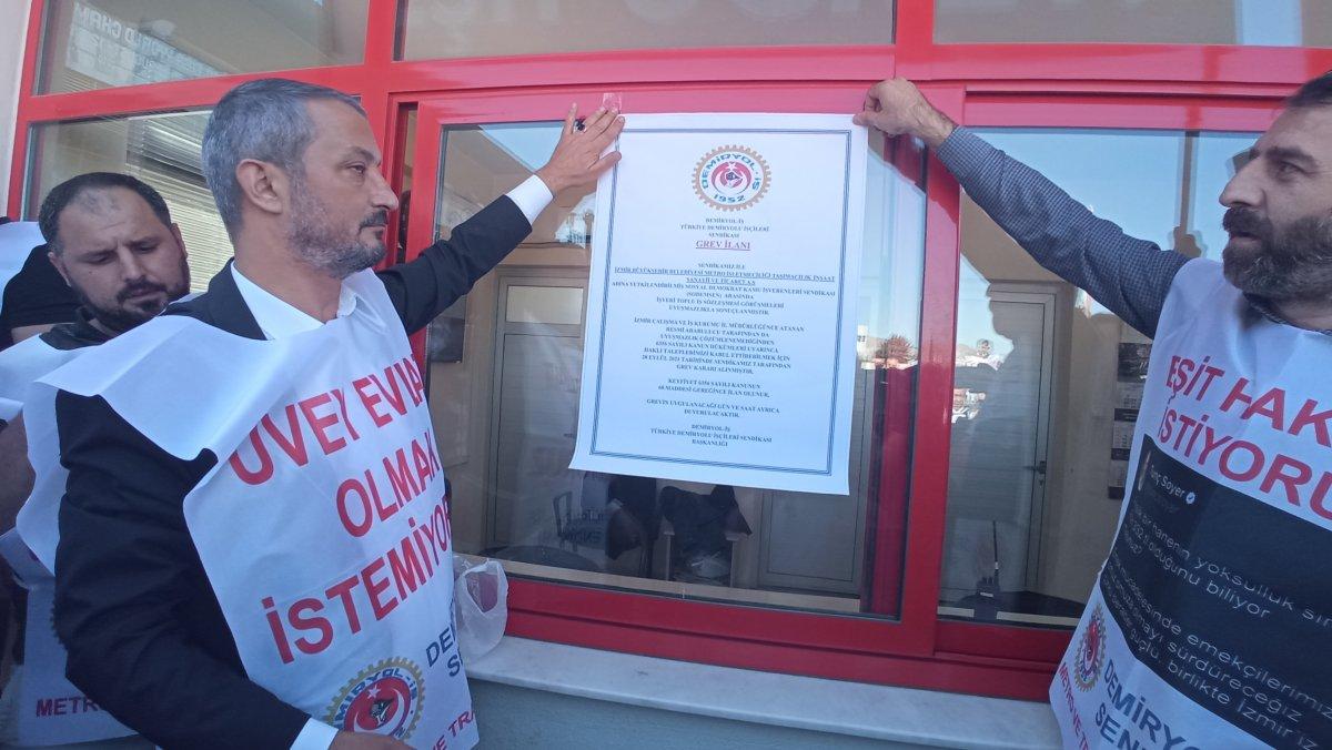 İzmir'de metro çalışanları toplu iş sözleşmesi nedeniyle greve başladı