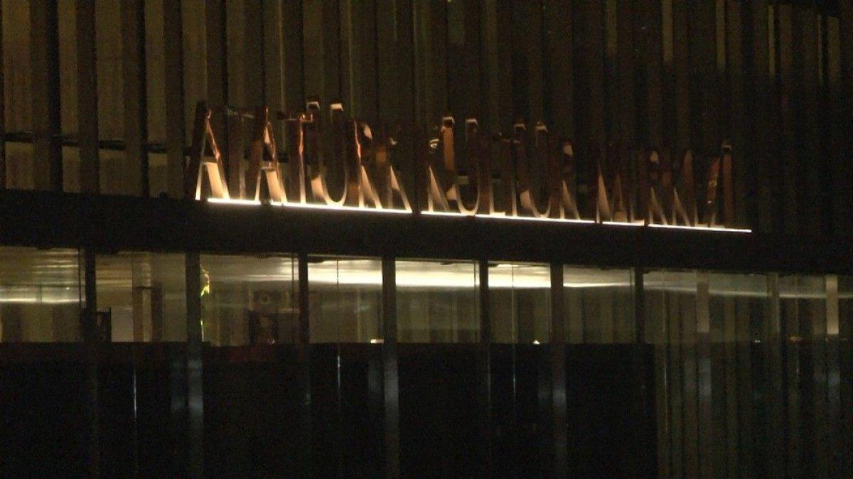 Atatürk Kültür Merkezi'nin yeni tabelası asıldı